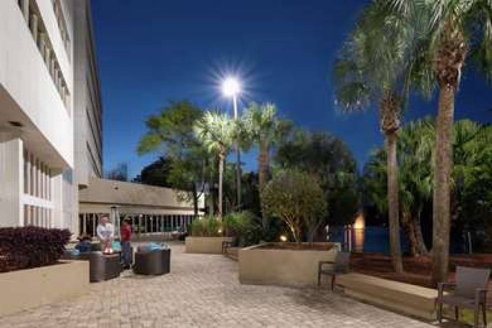 DoubleTree By Hilton Jacksonville Airport 4