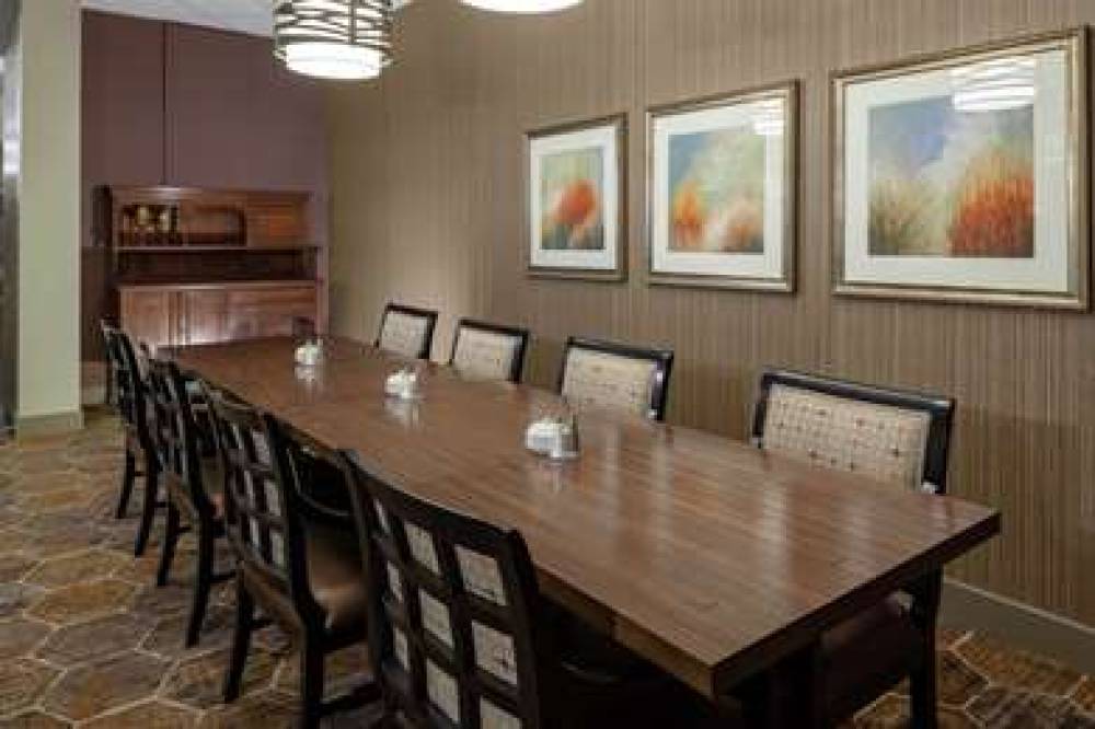 DoubleTree By Hilton Kansas City - Overland Park 4