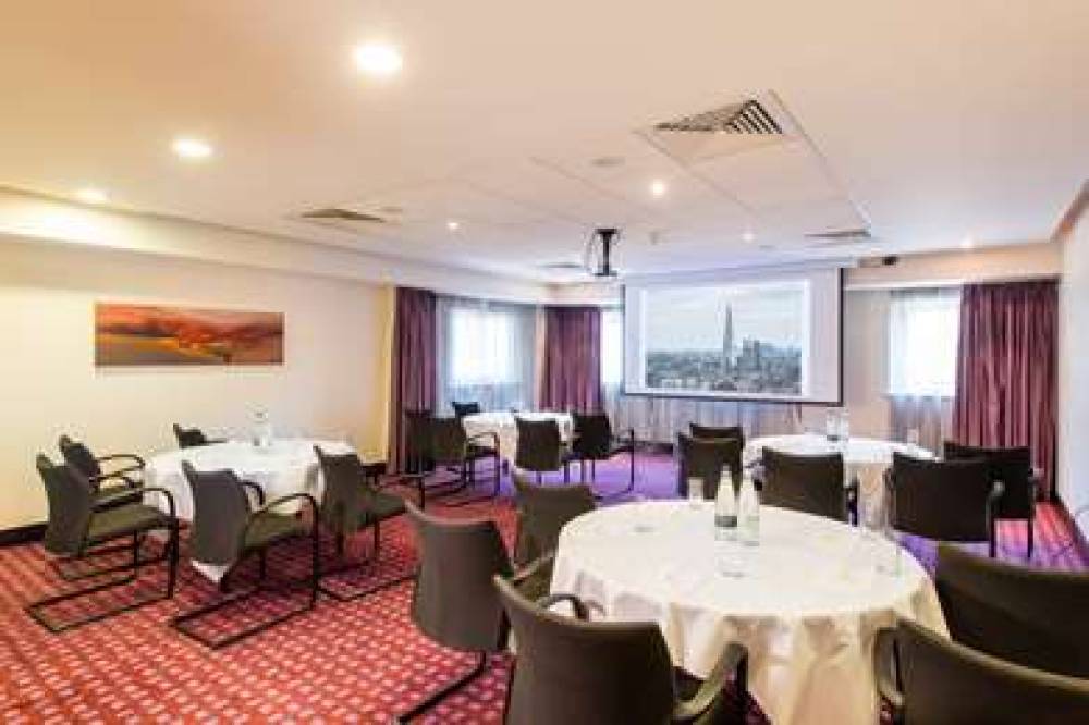 DOUBLETREE BY HILTON LONDON HEATHRO 9