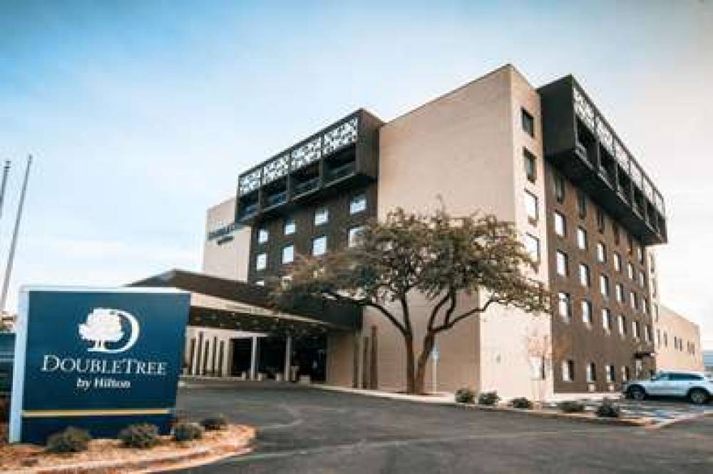 DOUBLETREE BY HILTON LUBBOCK 1