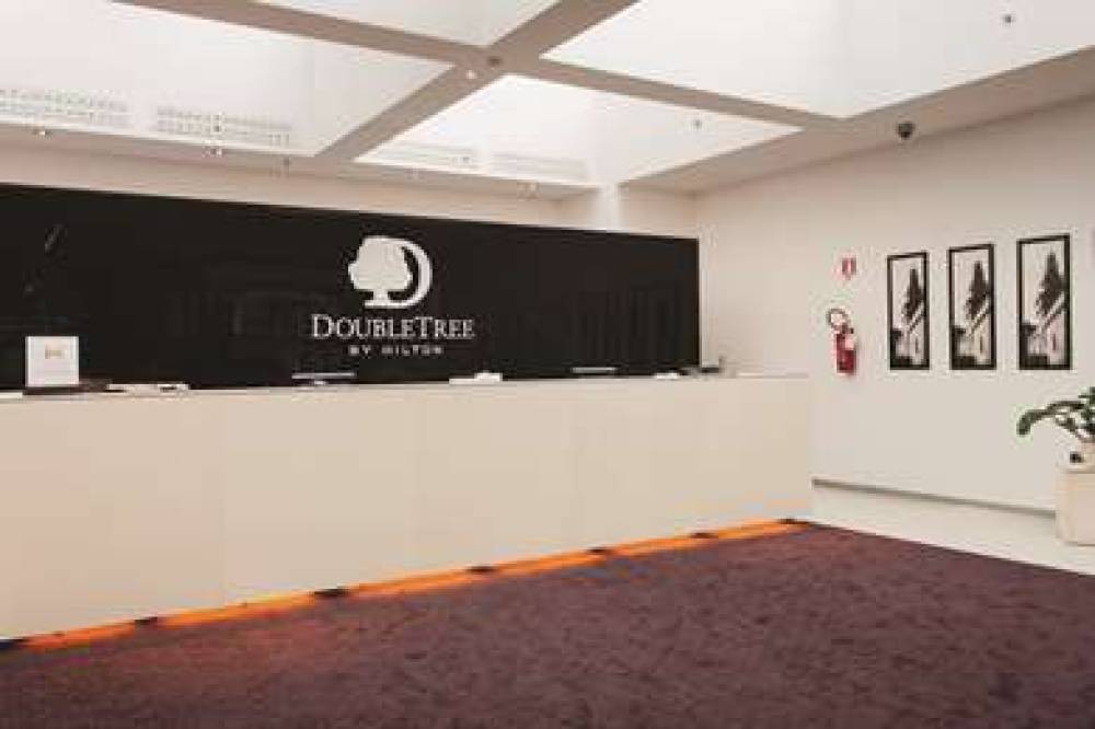 DOUBLETREE BY HILTON MILAN 6