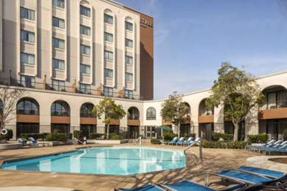 DOUBLETREE BY HILTON NEWARK - FREMO 8