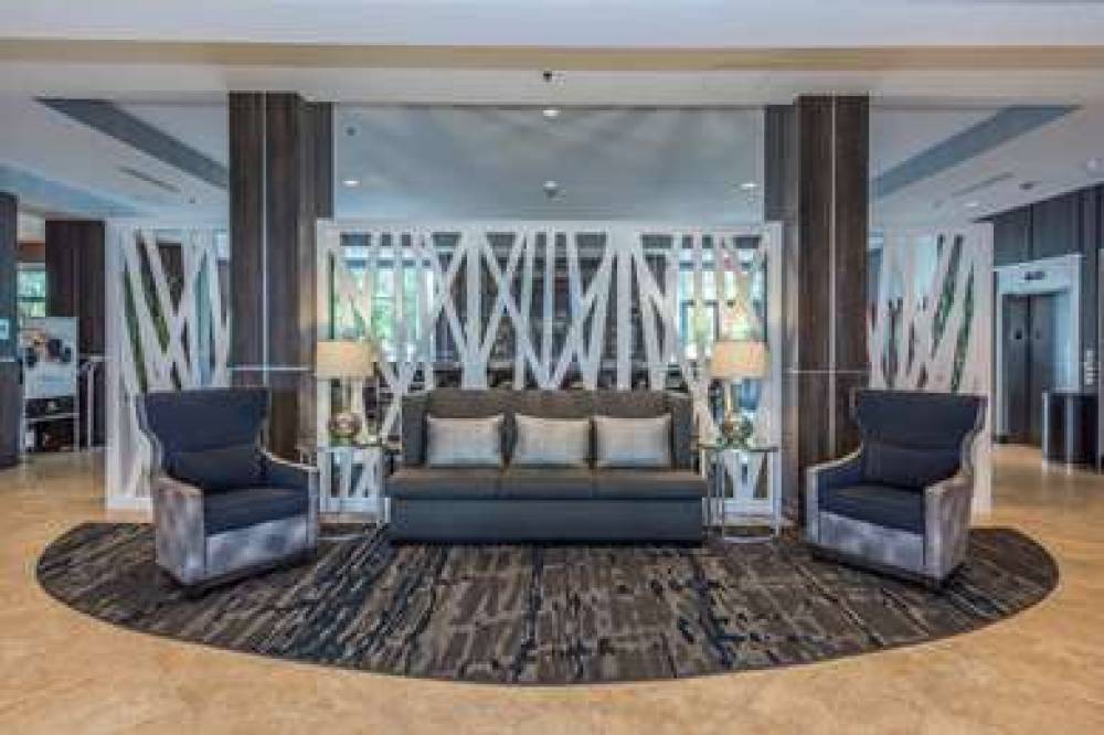 DoubleTree By Hilton North Charleston - Conventio 10