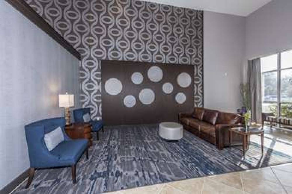 DoubleTree By Hilton North Charleston - Conventio 8