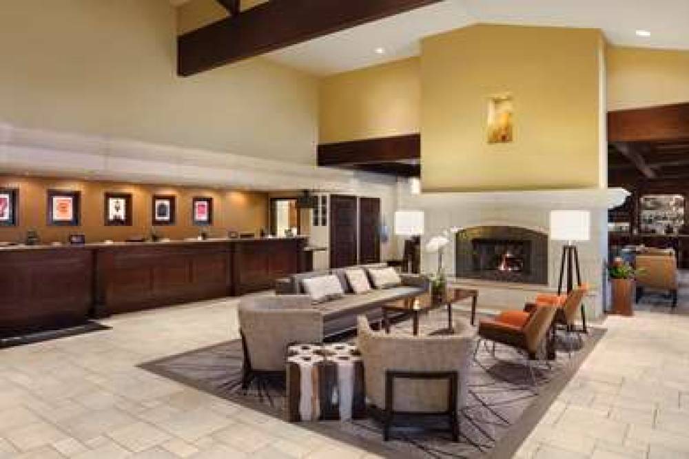 DoubleTree By Hilton Ontario Airport 6