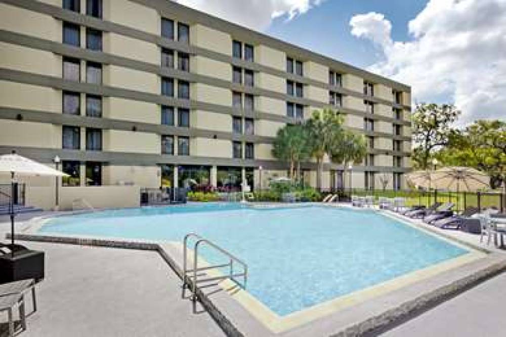 DOUBLETREE BY HILTON ORLANDO UNIVER 7