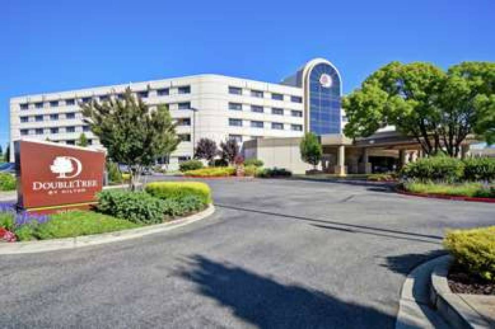 DOUBLETREE BY HILTON PLEASANTON 5