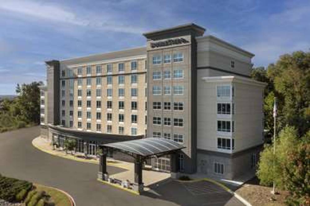 DOUBLETREE CHATTANOOGA HAMILTON PL. 1