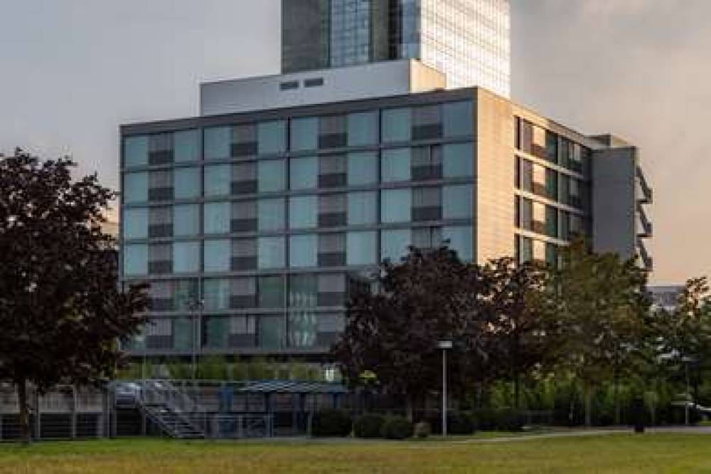 DOUBLETREE FRANKFURT NIEDERRAD 5