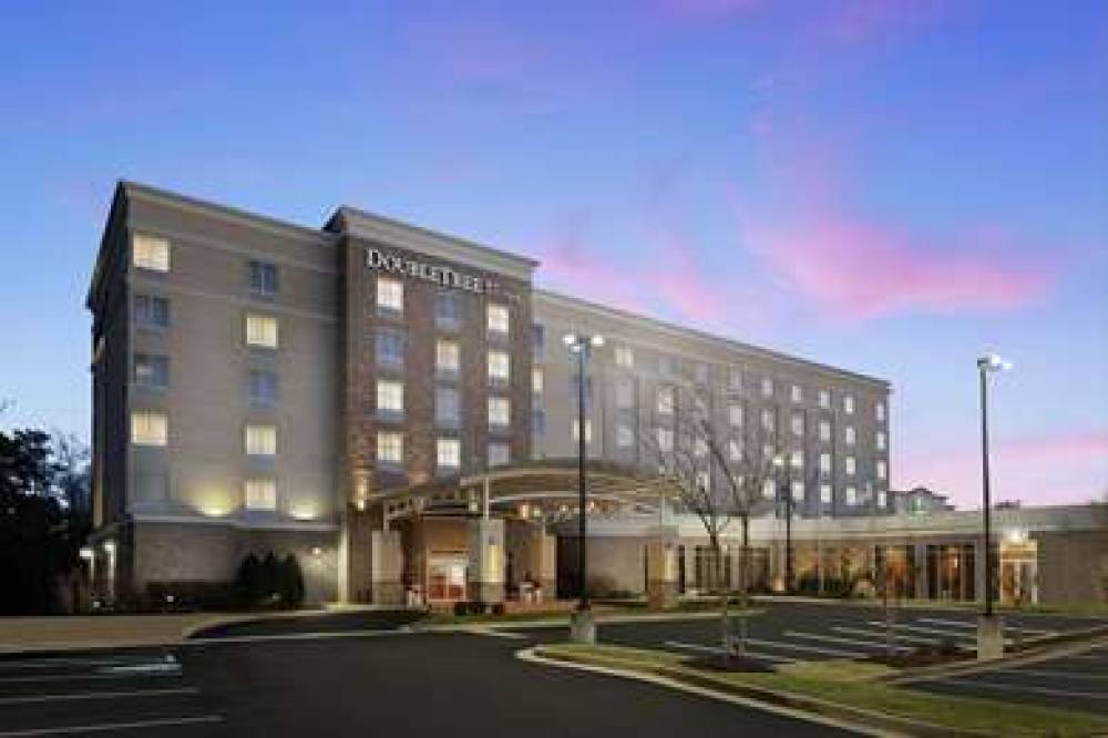 DOUBLETREE HILTON RICHMOND AIRPORT 1