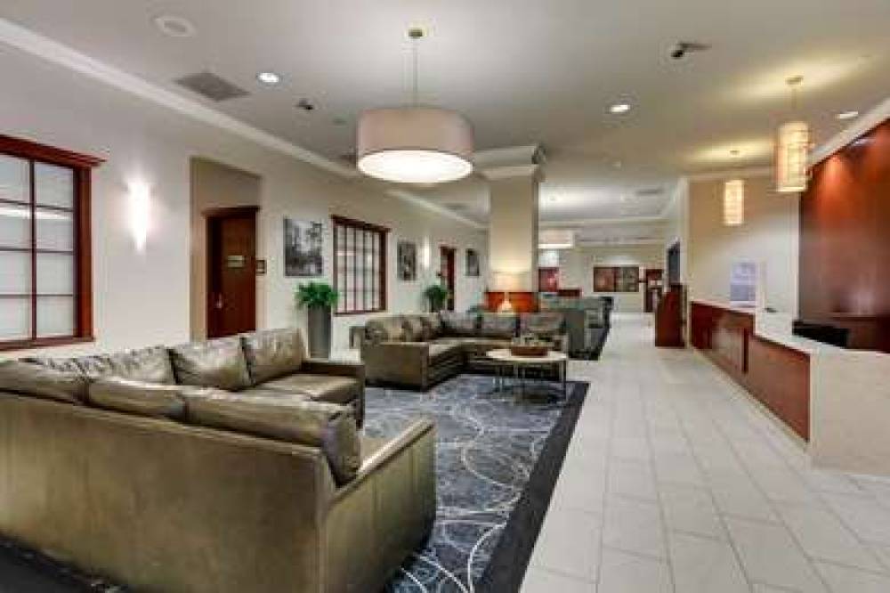 DOUBLETREE ST. LOUIS FOREST PARK 4