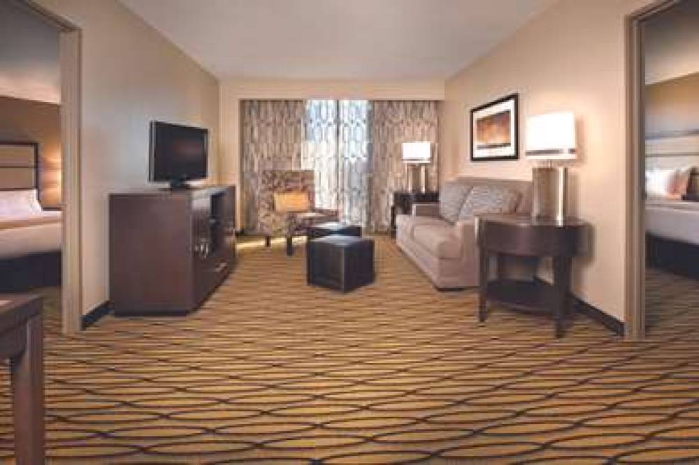 DoubleTree Suites By Hilton Austin 9