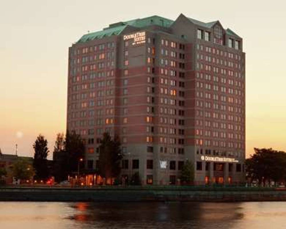 DoubleTree Suites By Hilton Boston - Cambridge 5