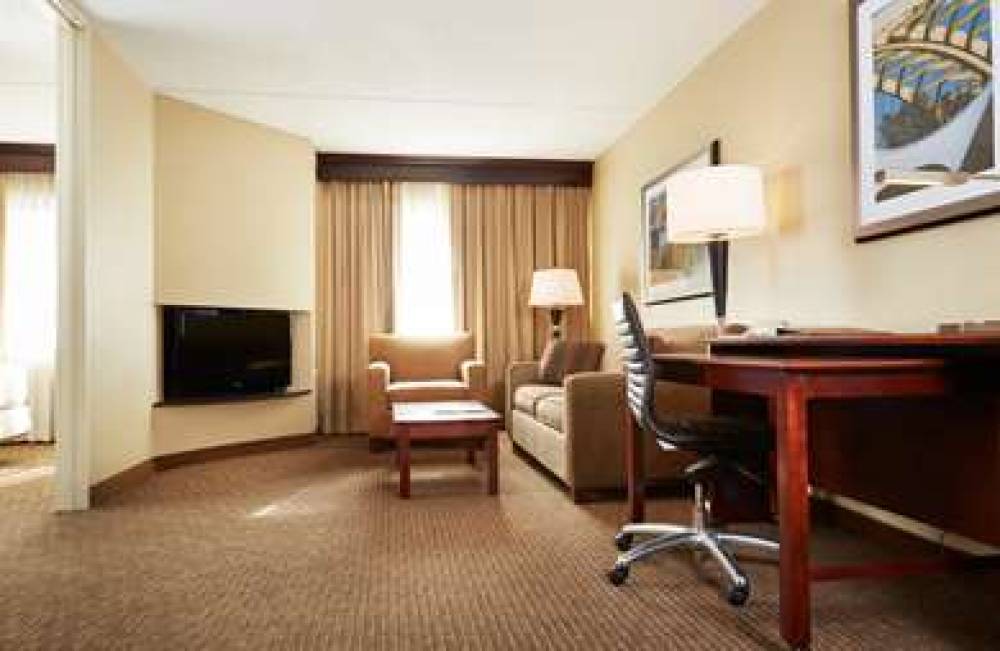 DoubleTree Suites By Hilton Cincinnati-Blue Ash 2