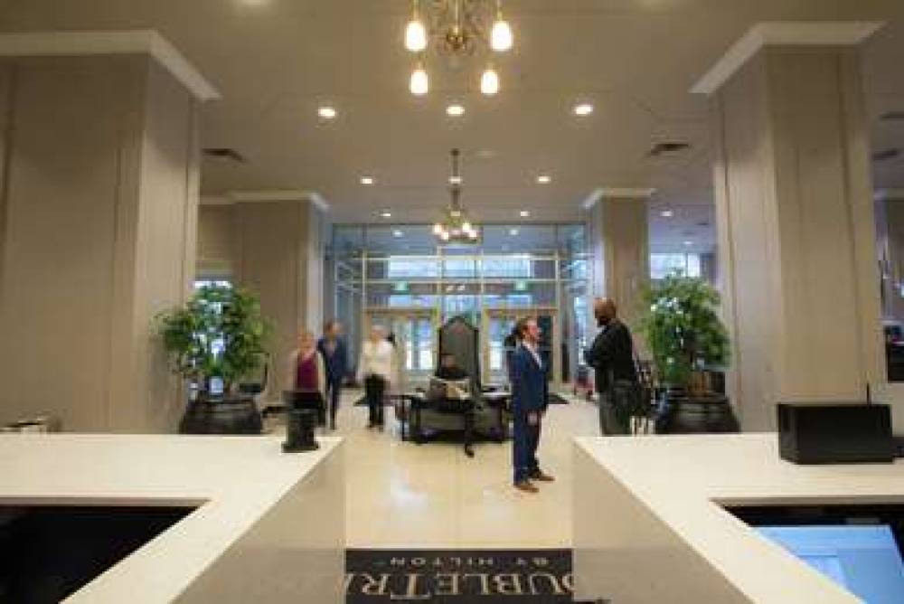 DoubleTree Suites By Hilton Detroit Downtown - Fo 9