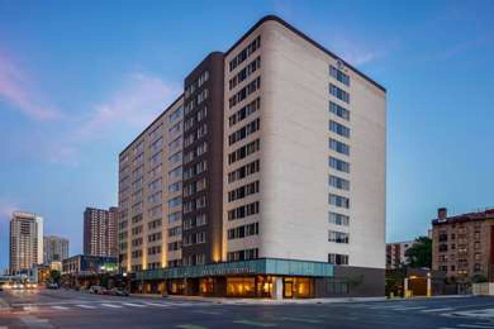 DoubleTree Suites By Hilton Minneapolis 1