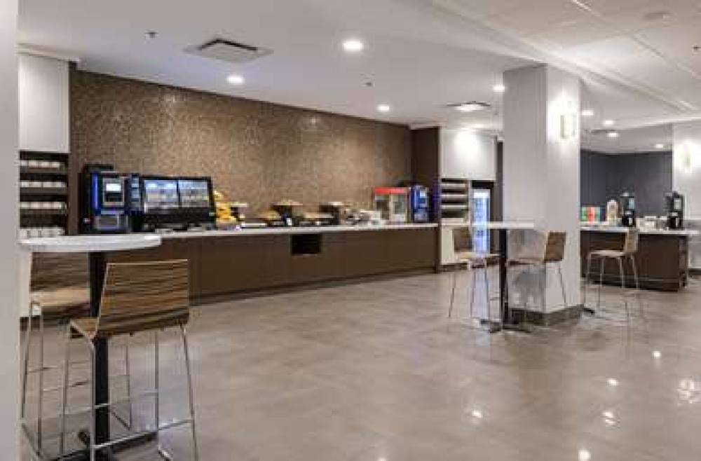 DOUBLETREE WEST EDMONTON 7