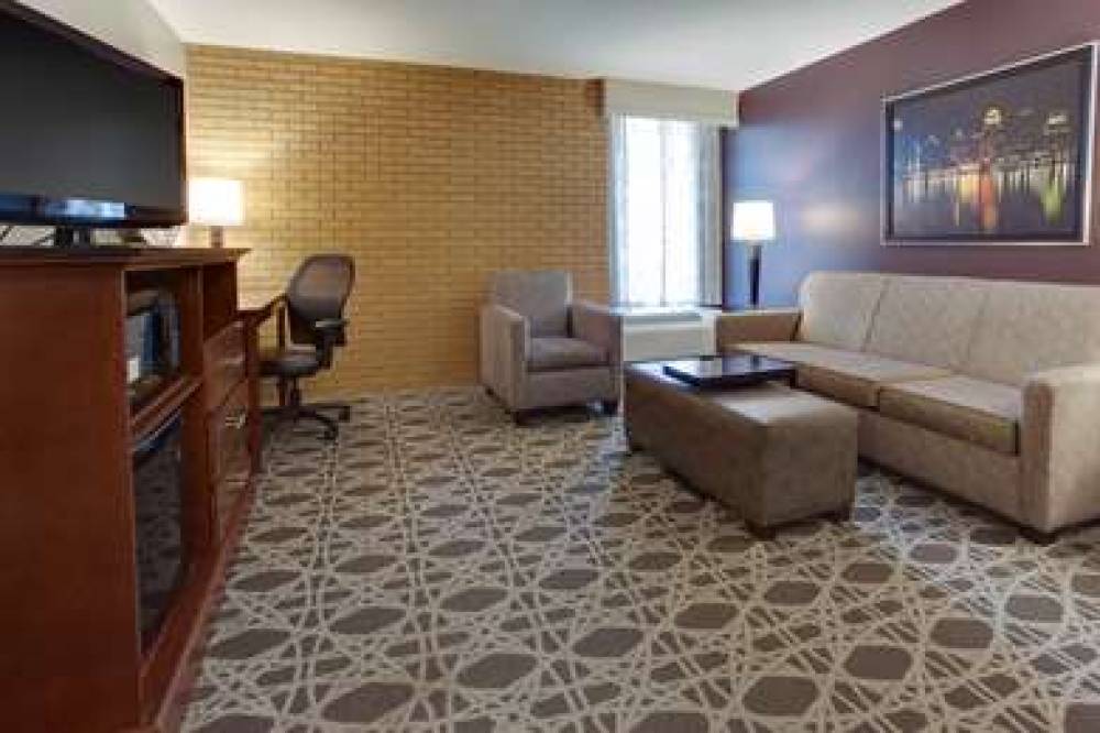 Drury Inn And Suites Louisville East 6