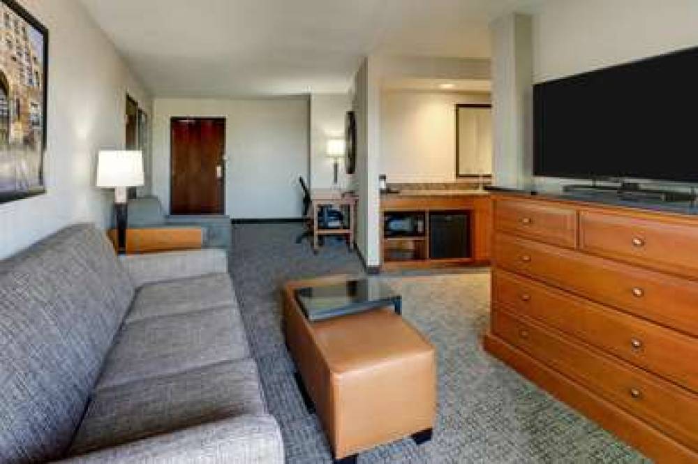 Drury Inn And Suites Phoenix Airport 9