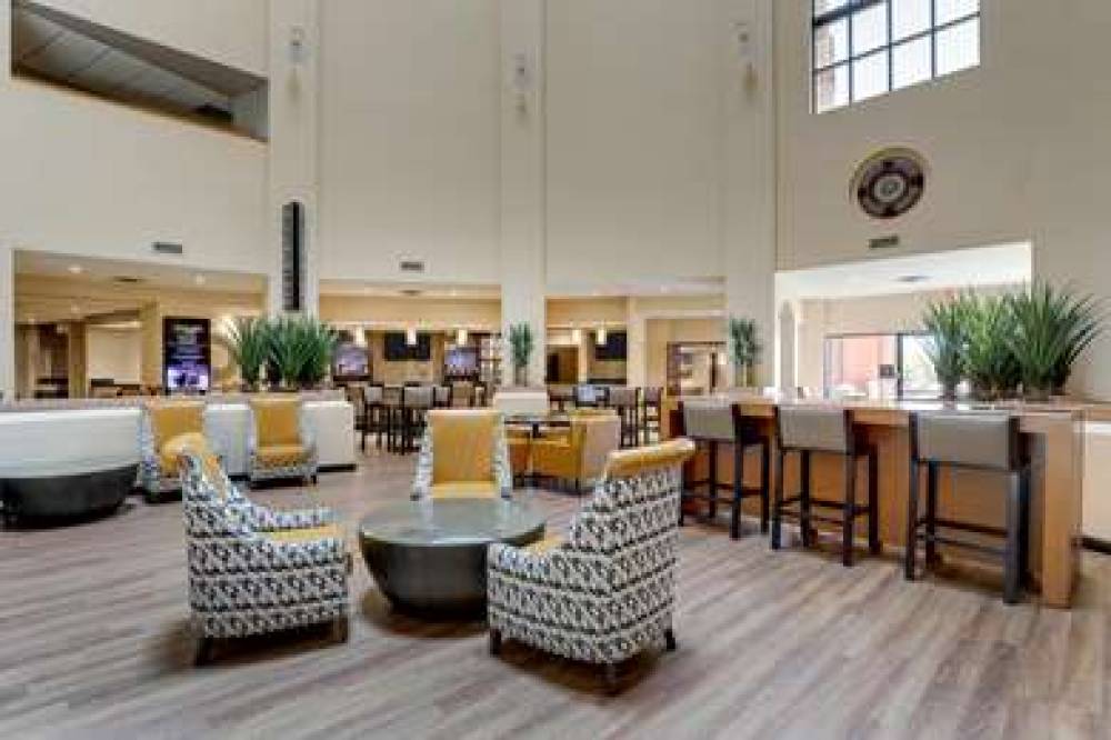 Drury Inn And Suites Phoenix Airport 4