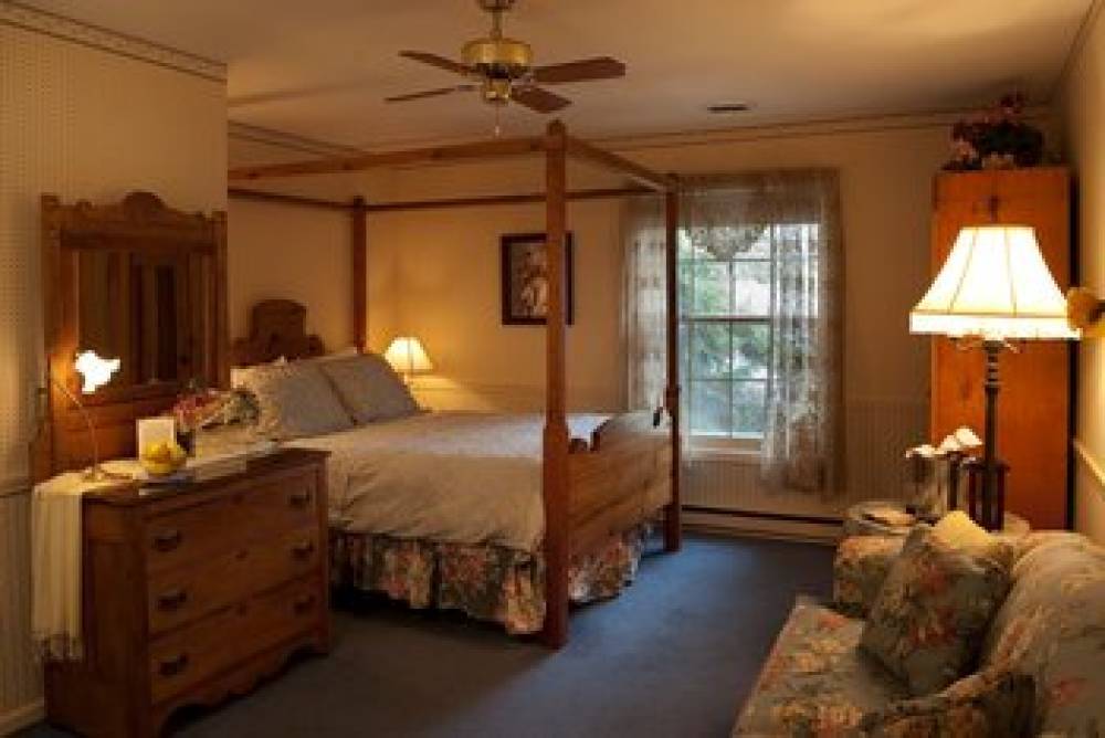 EAGLE HARBOR INN 8