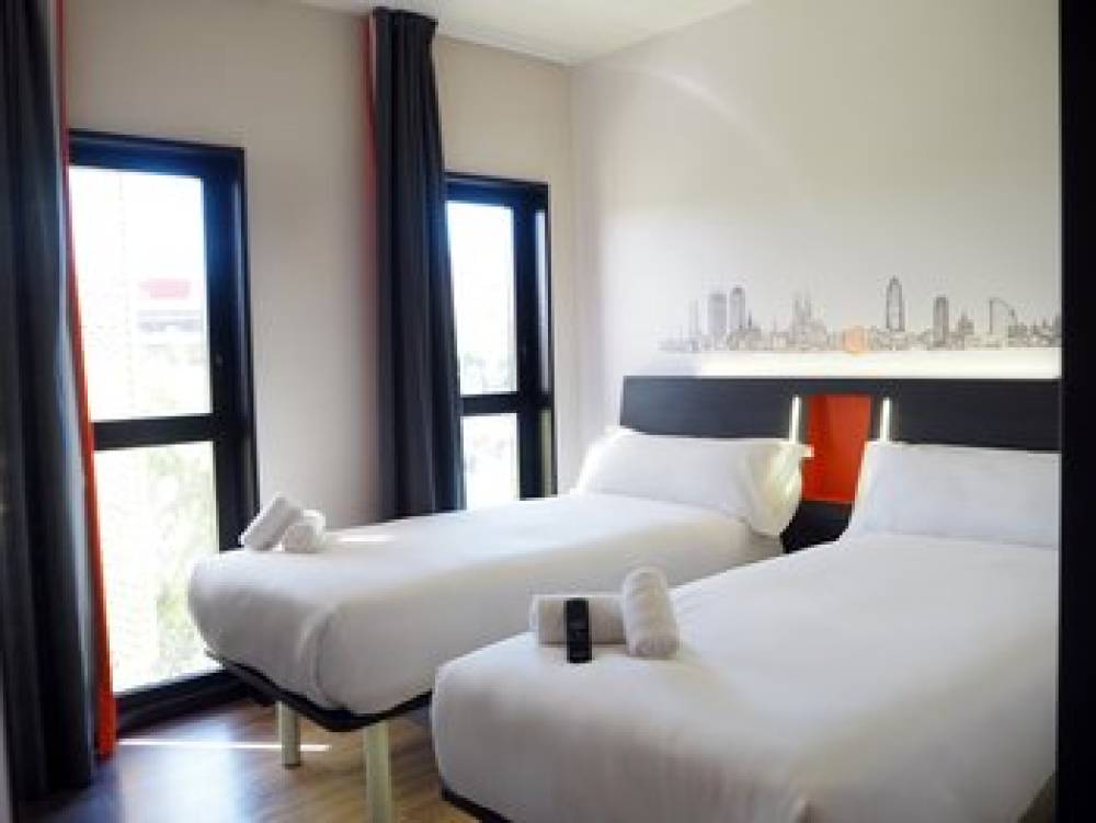 EASYHOTEL BARCELONA FIRA 7