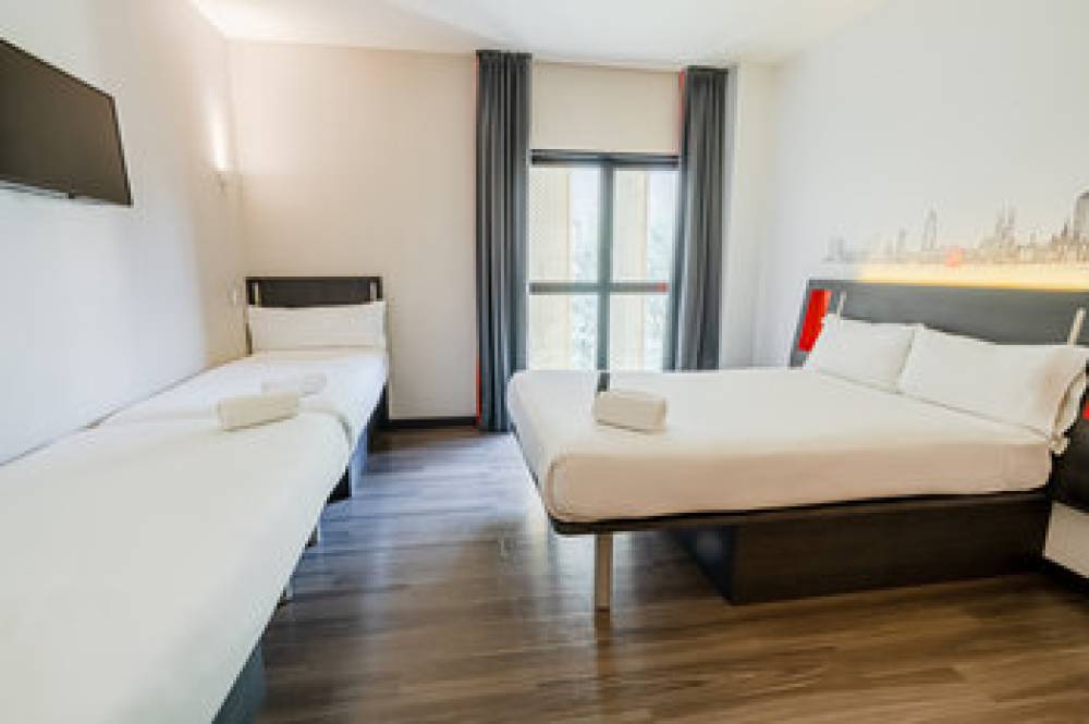 EASYHOTEL BARCELONA FIRA 5