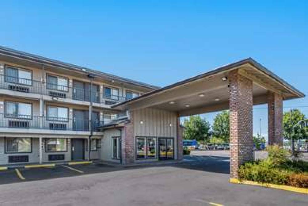 Econo Lodge At Port Of Portland