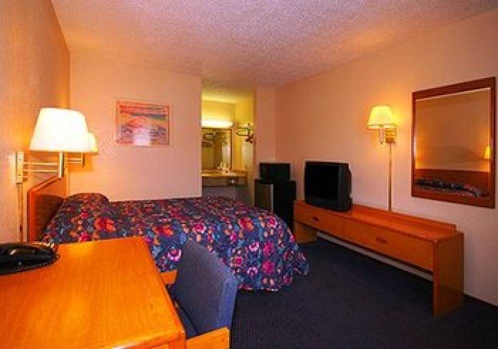 ECONO LODGE BAY CITY 2