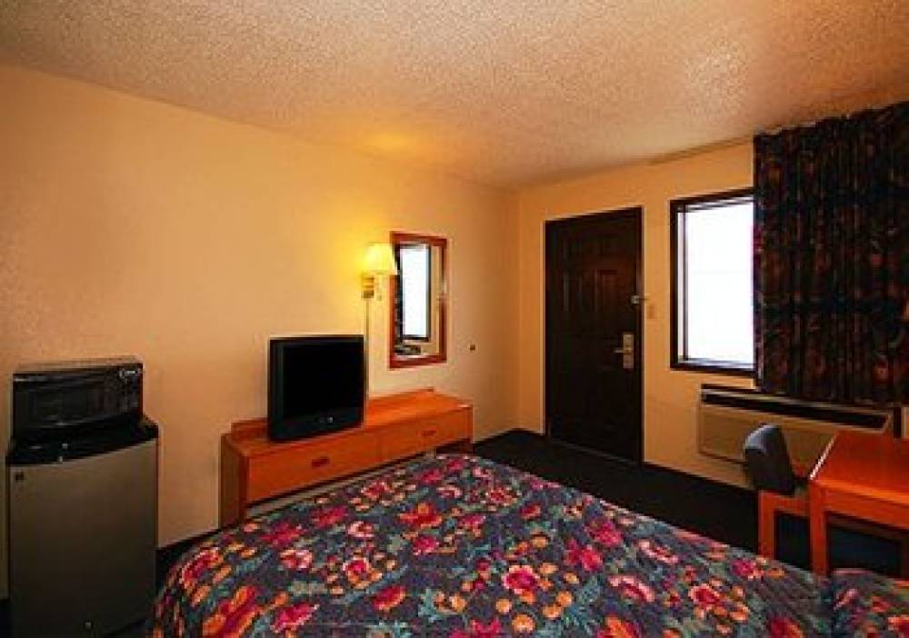 ECONO LODGE BAY CITY 8