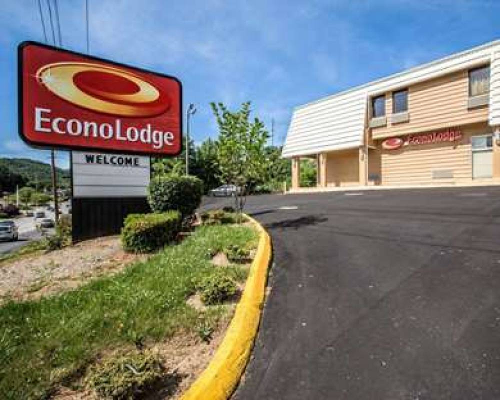 Econo Lodge Biltmore 1