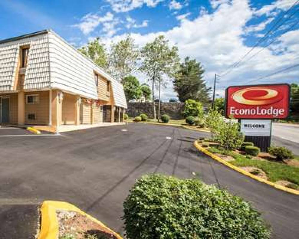 Econo Lodge Biltmore