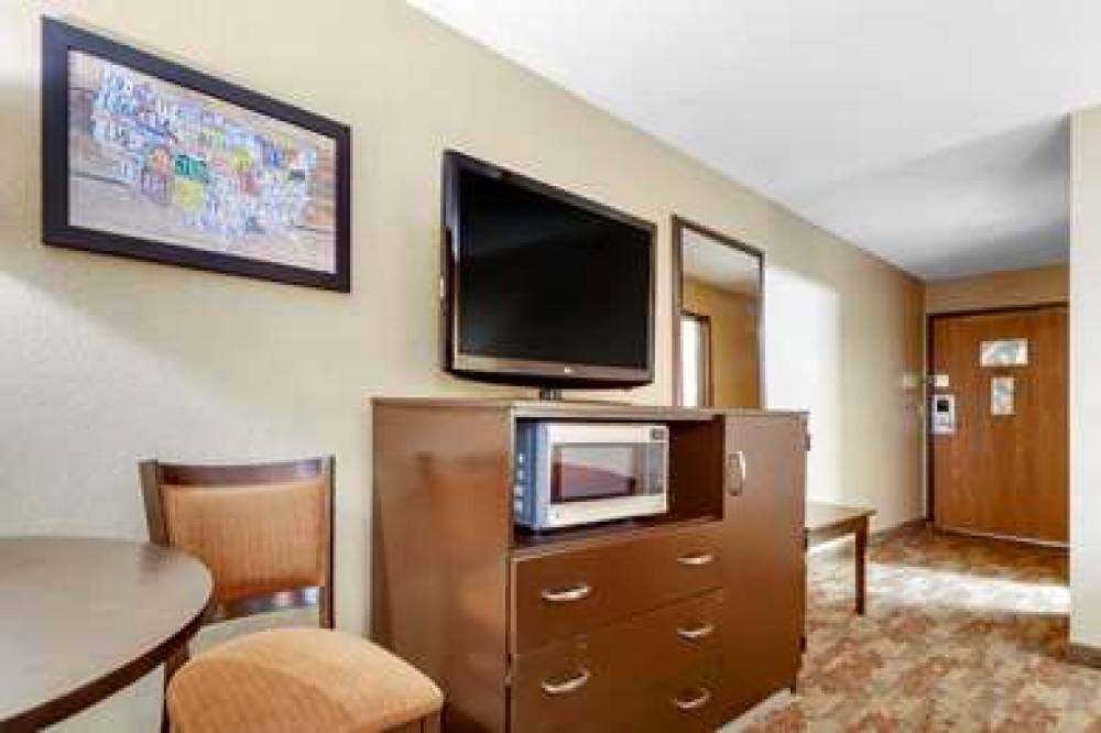 Econo Lodge Black Hills 7