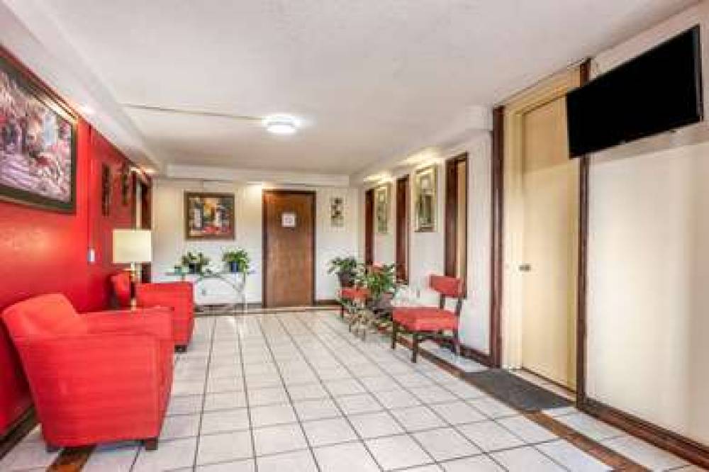 ECONO LODGE CHARLOTTE AIRPORT AREA 7