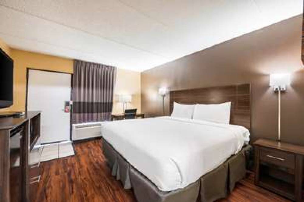 ECONO LODGE COLUMBUS 7