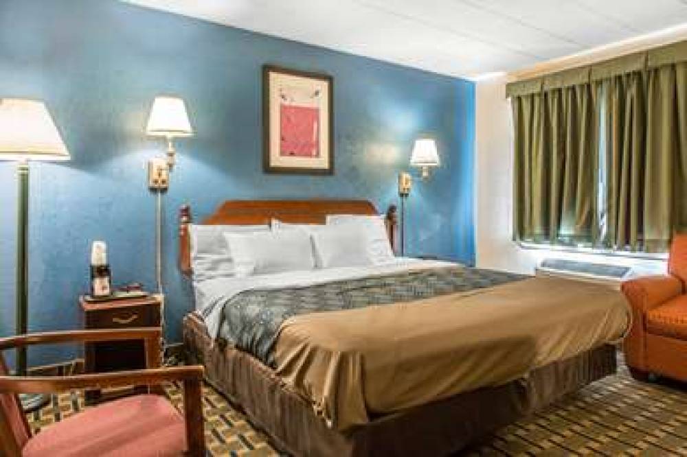 ECONO LODGE CRANSTON - PROVIDENCE 8