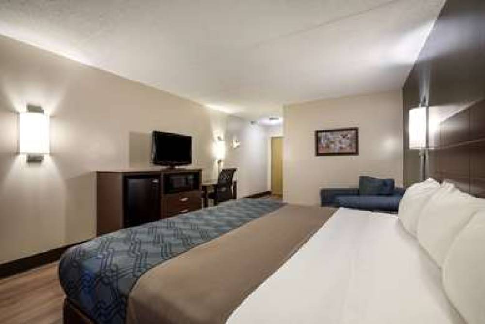 Econo Lodge Darien Lakes 9