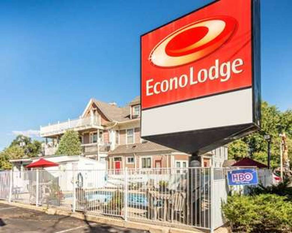 Econo Lodge Downtown 4