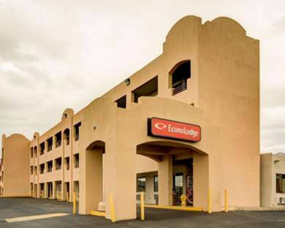 Econo Lodge East 1