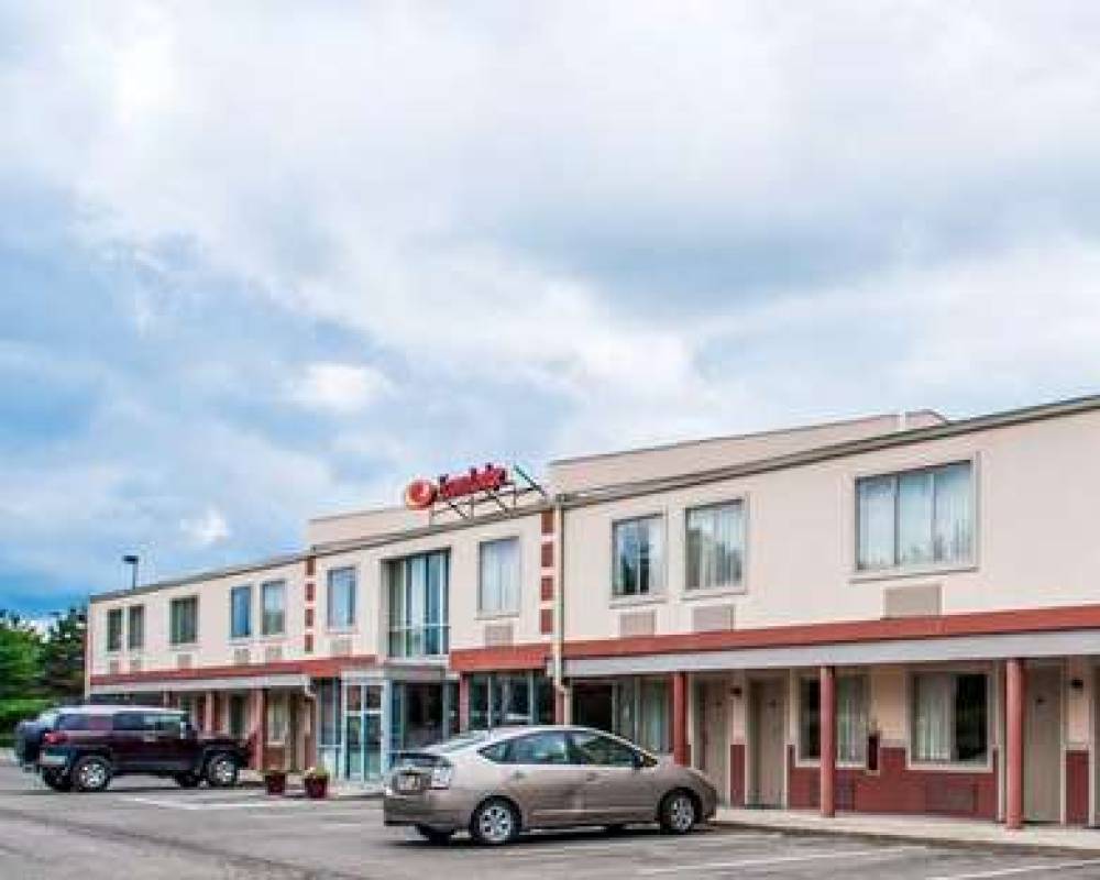 Econo Lodge Elmira-Corning 3