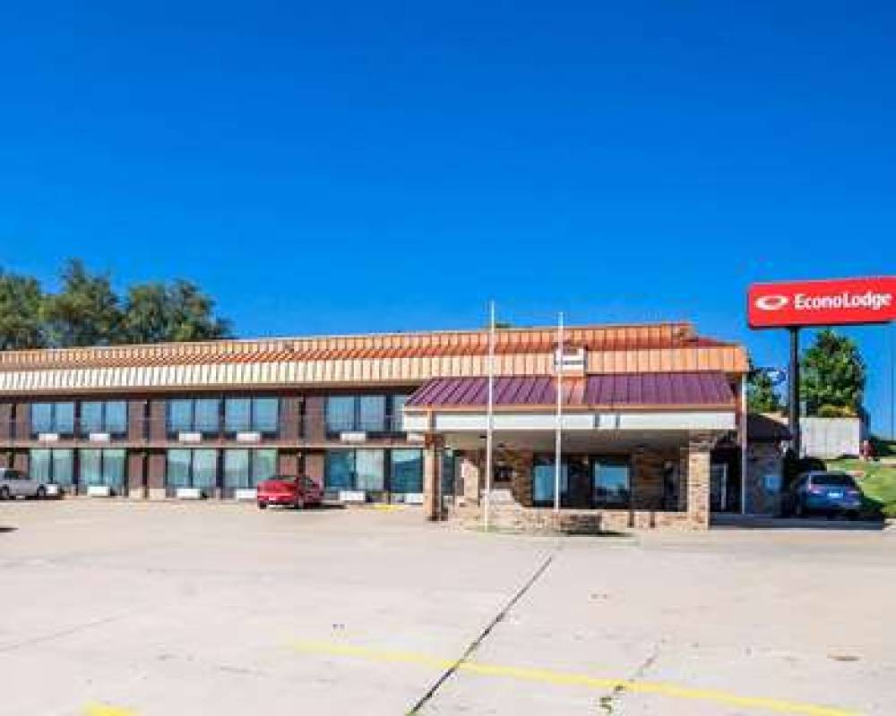 Econo Lodge 2