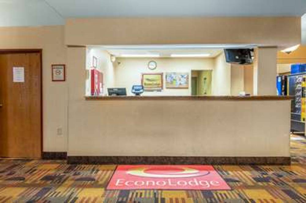 Econo Lodge 4