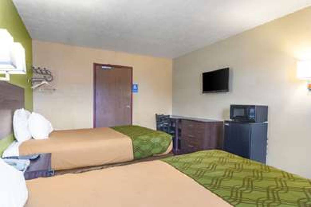 Econo Lodge 7