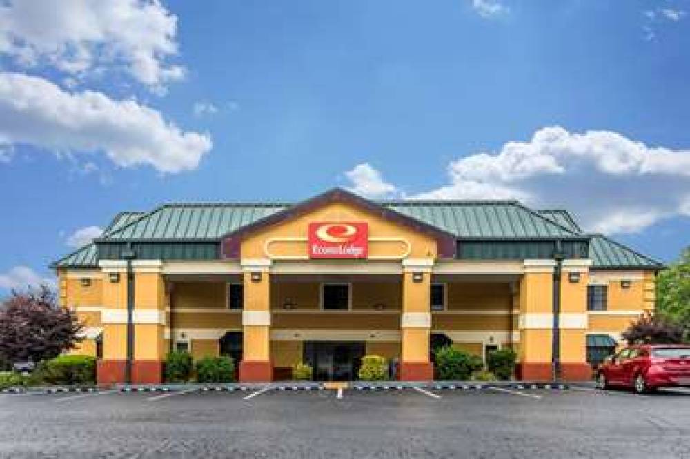 Econo Lodge 3