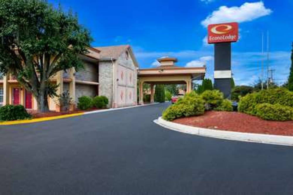 Econo Lodge 1