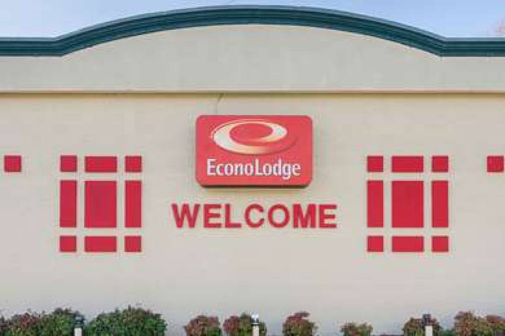 Econo Lodge 1