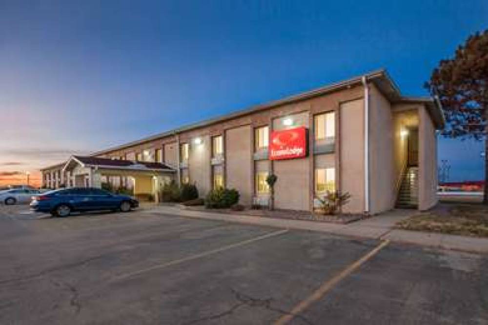 Econo Lodge 3