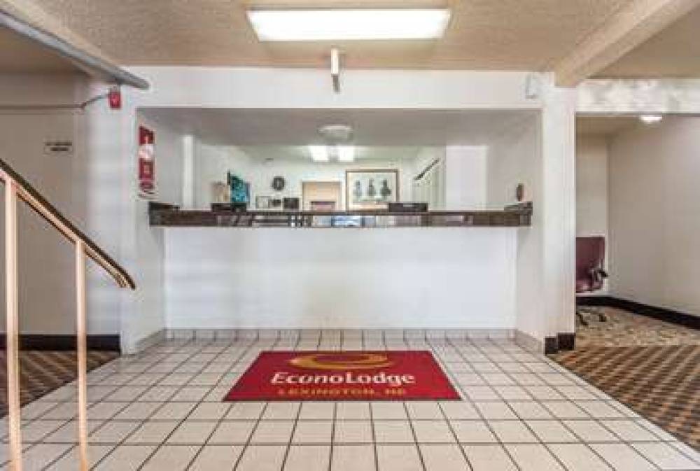 Econo Lodge 6