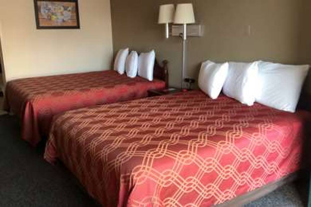 Econo Lodge 10