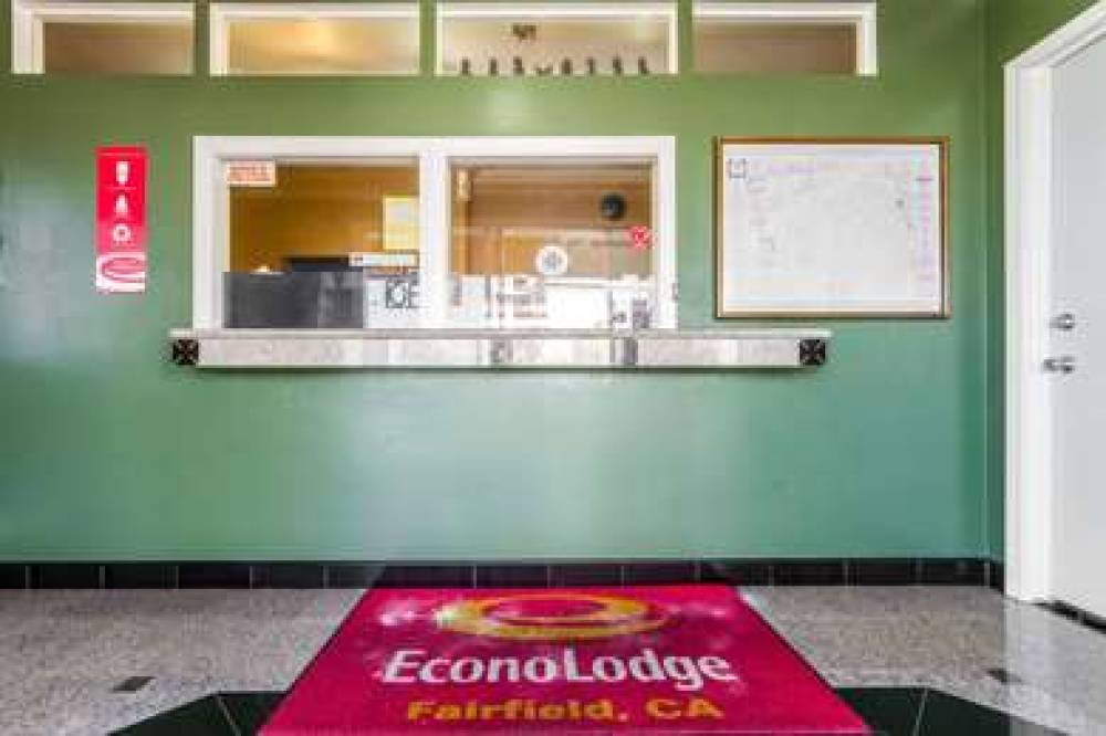 Econo Lodge 6